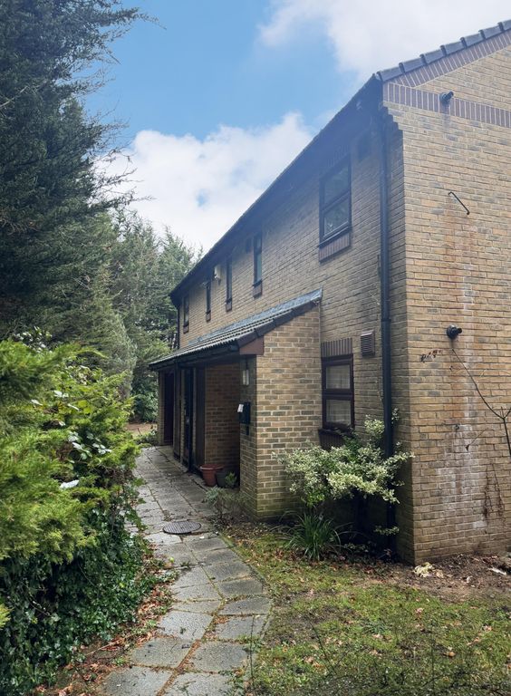 Property photo 2 of 21 A0F9B812-1Aba-44cc-A4E1-9d08153E04E2.Jpg