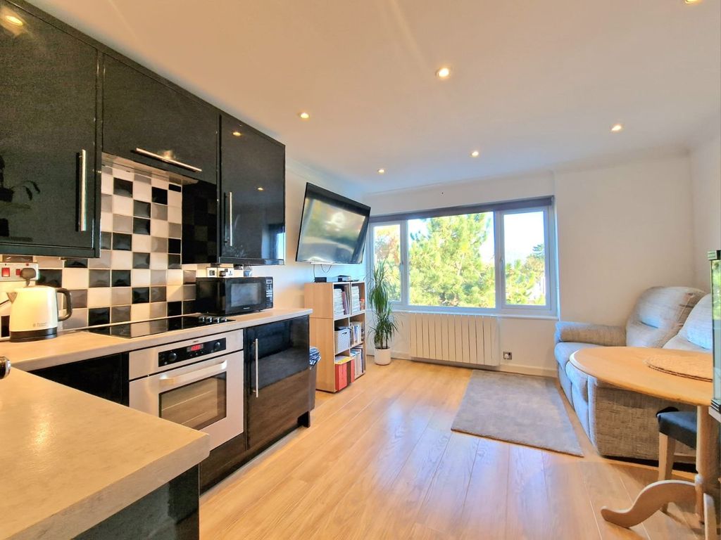 Property photo 1 of 6 Far230267_10