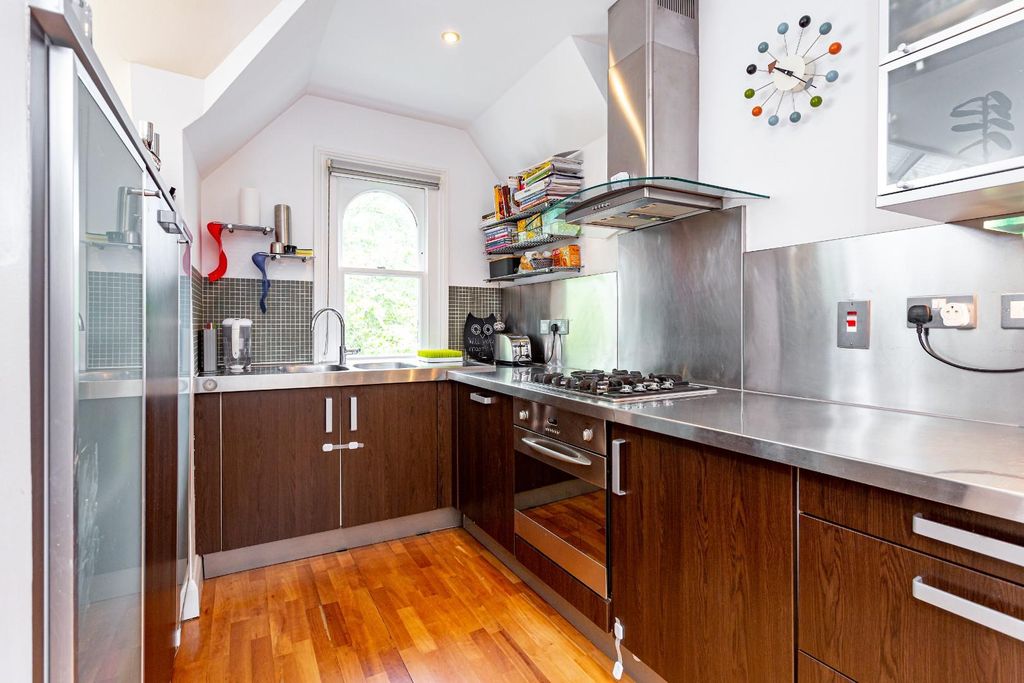 Property photo 3 of 8