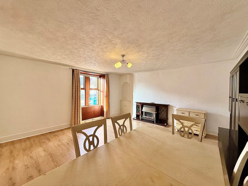 Property photo 3 of 16 Photo 8