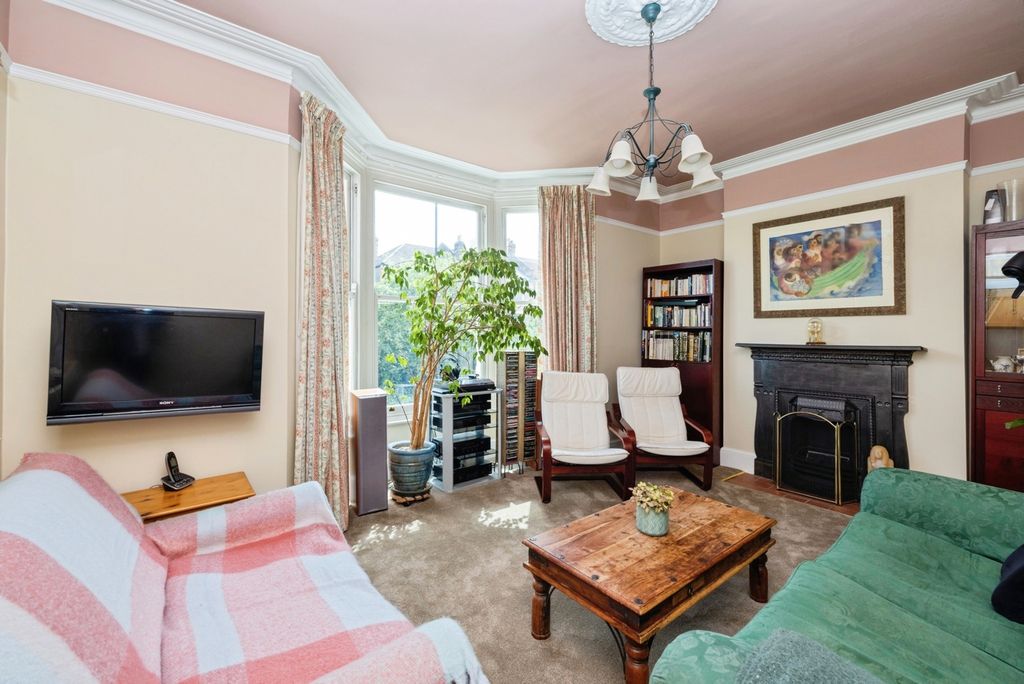 Property photo 2 of 20 Pbox-Img.Jpg