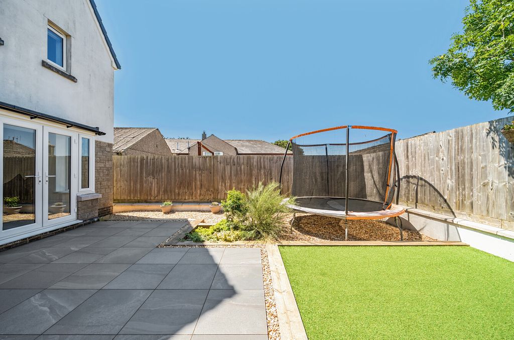 Property photo 2 of 26 2 - 1487162-1-6A512Ca...