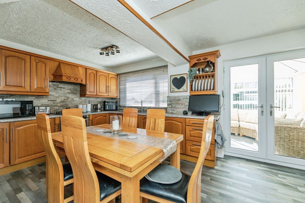 Property photo 2 of 17 Pbox-Img.Jpg