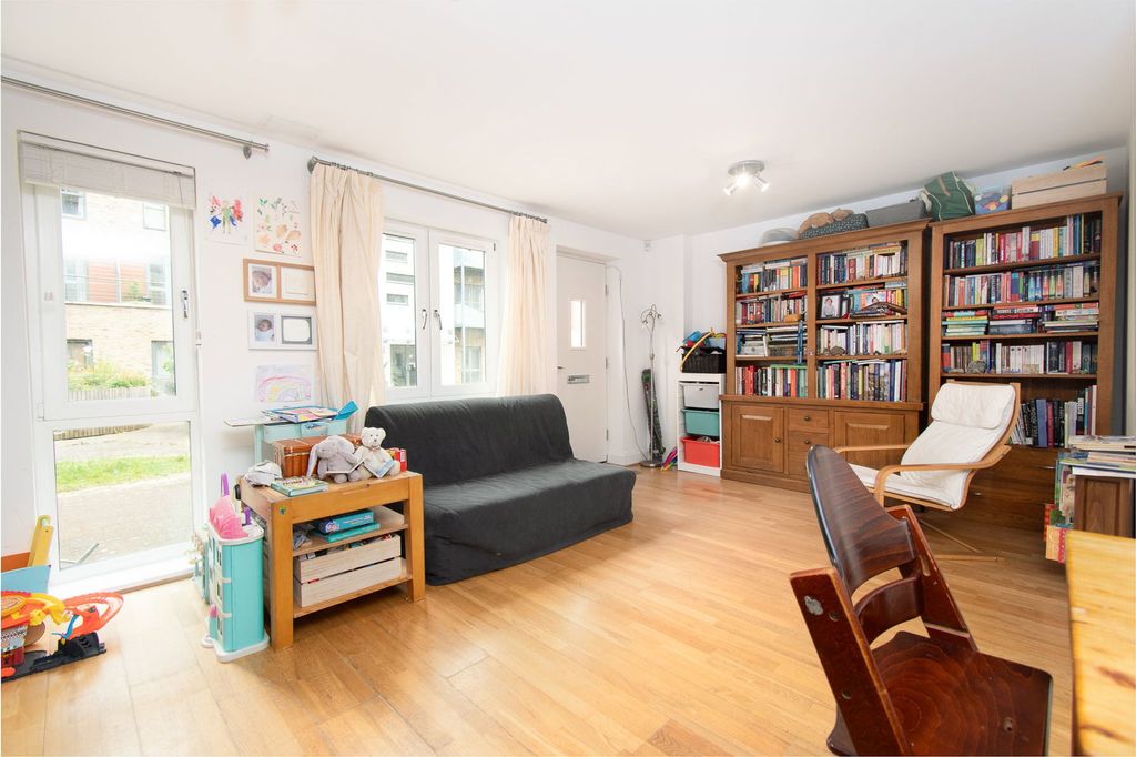 Property photo 3 of 10