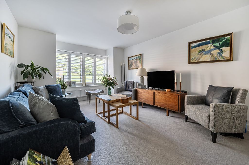 Property photo 3 of 19