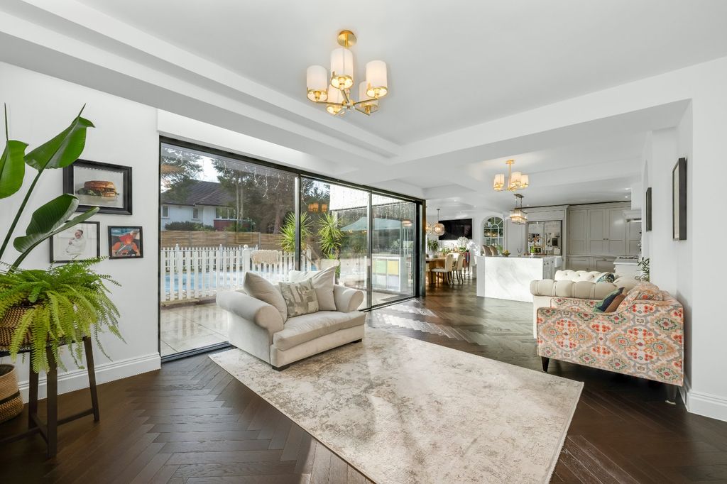 Property photo 2 of 23 Family Room