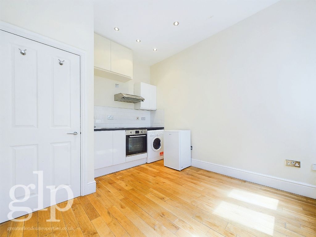 Property photo 1 of 13 3300580