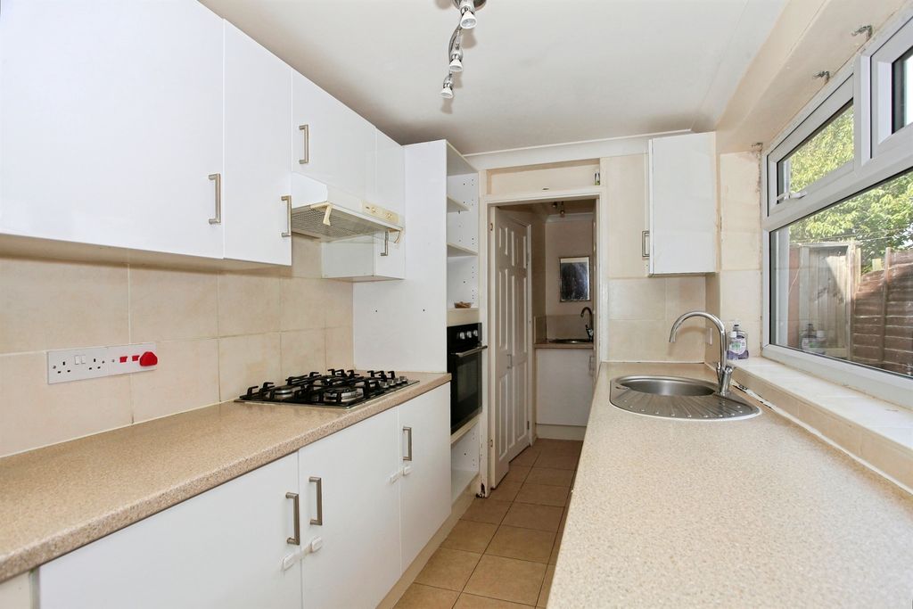 Property photo 3 of 19