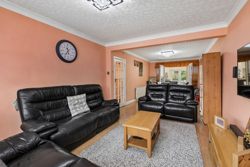 Property photo 3 of 22