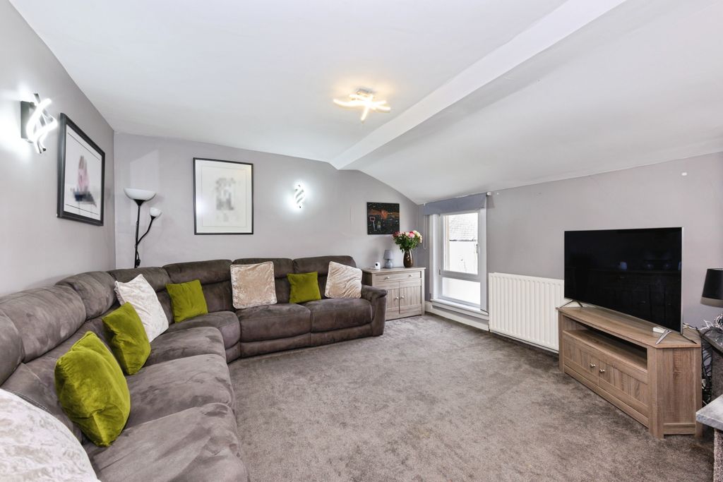 Property photo 3 of 20 Img_4890