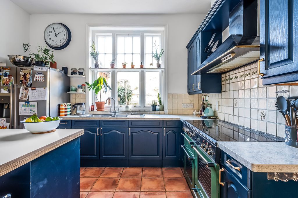 Additional image 5 of 4 bed flat for saleRockfield Road, Oxted, Surrey RH8