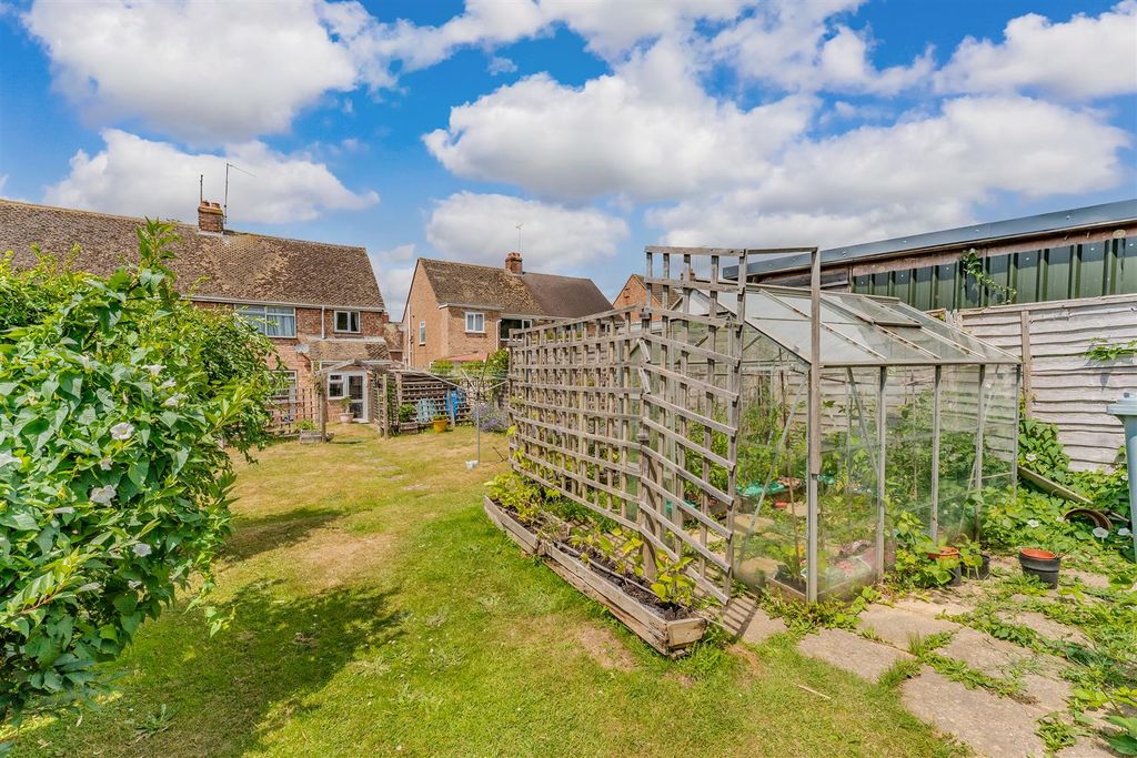 Property photo 2 of 21 Garden