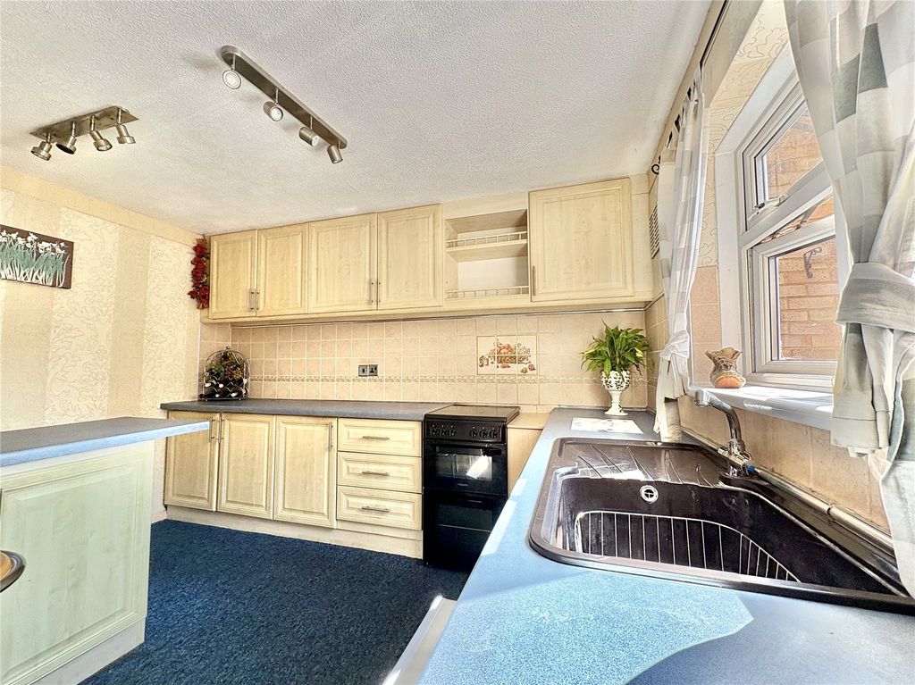 Property photo 3 of 16 Picture No. 10