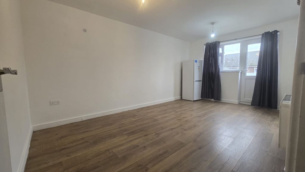 Property photo 2 of 3 Gallery