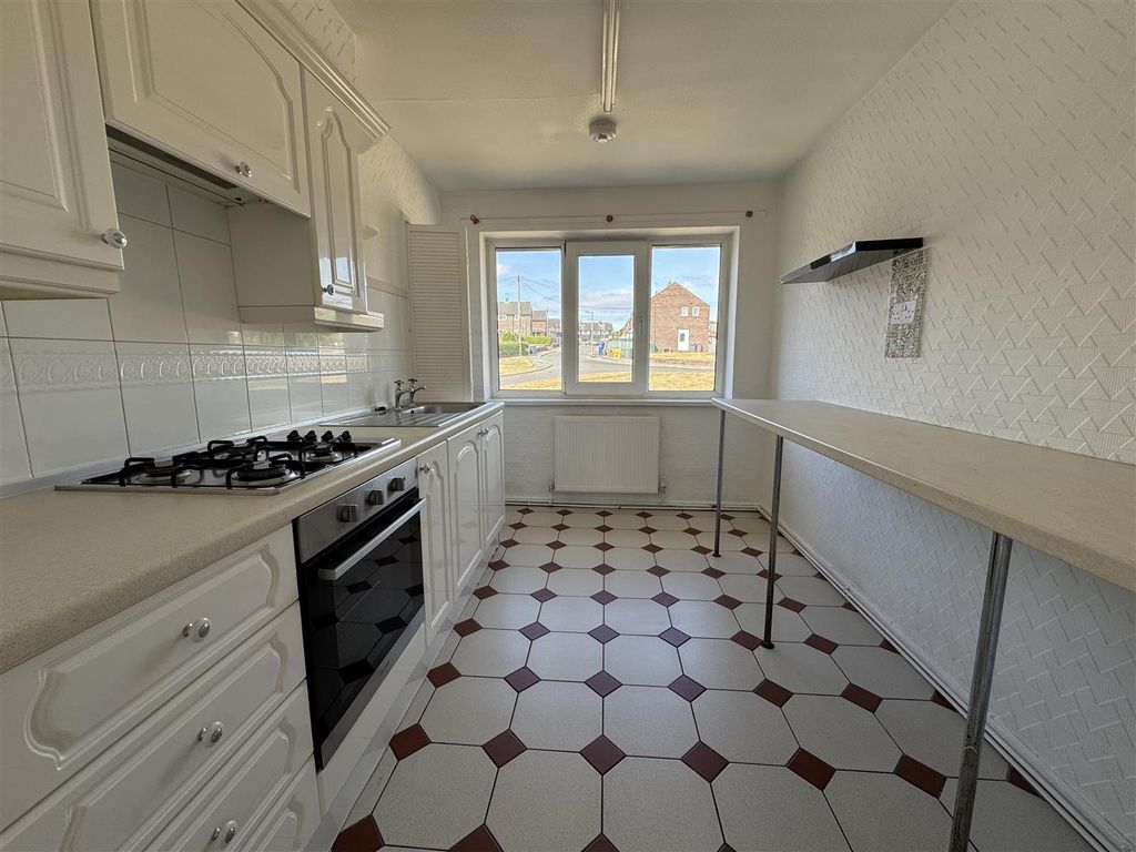 Property photo 2 of 15 Kitchen