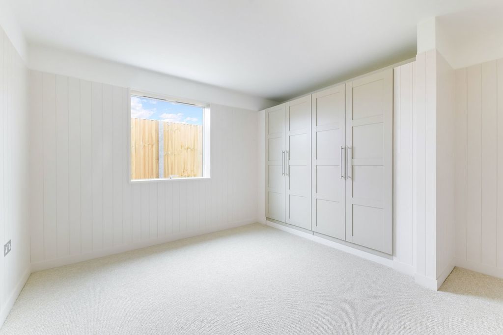 Additional image 15 of 2 bed bungalow for sale1 Garden Court, Godstone RH9