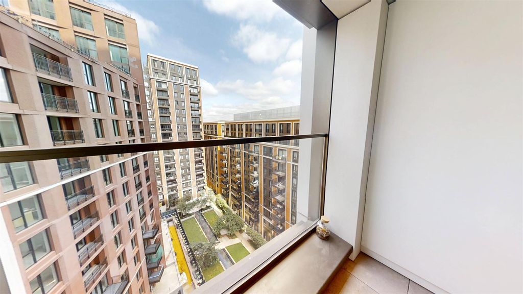 Property photo 3 of 12 West-End-Gate-06252025_142117.Jpg