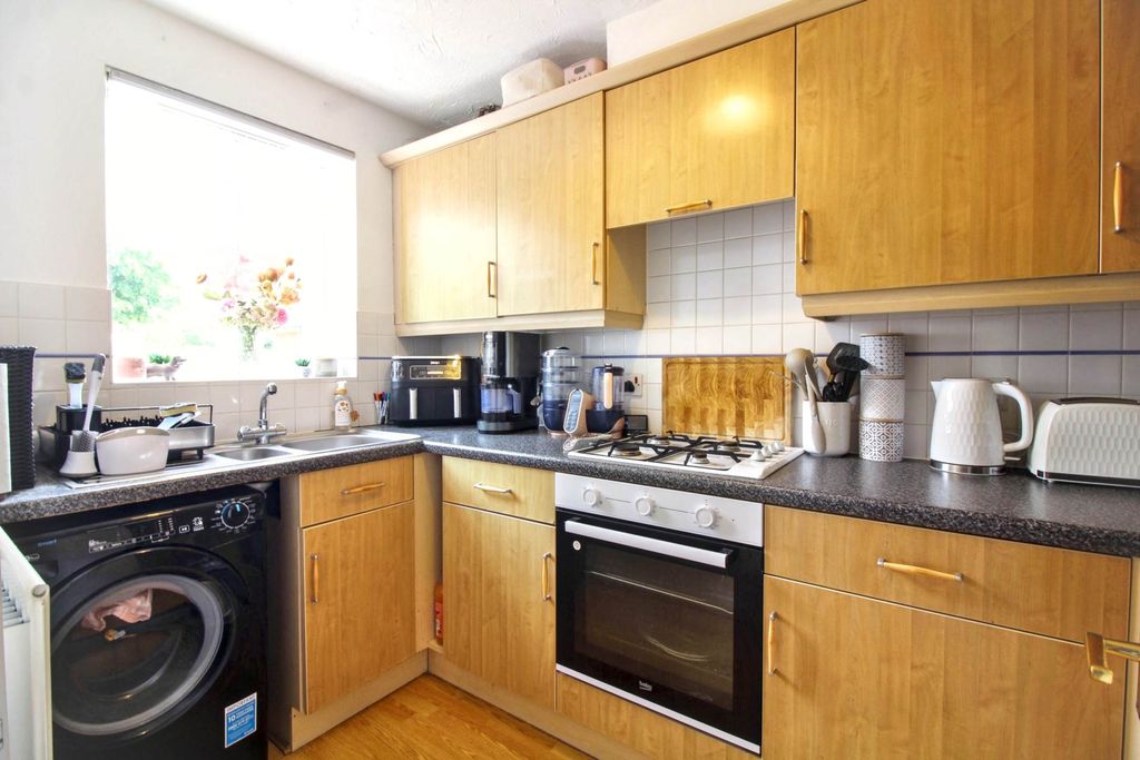 Property photo 3 of 10