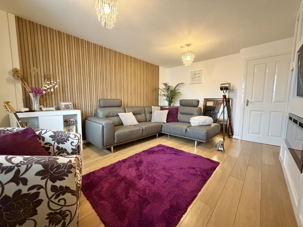 Property photo 3 of 25