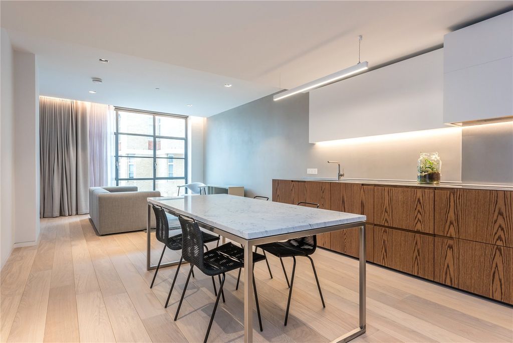 Property photo 1 of 11 Reception