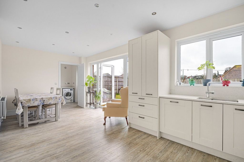 Property photo 3 of 23 Picture No. 26