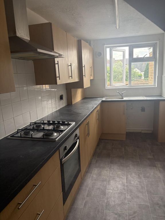 Property photo 1 of 11 Kitchen