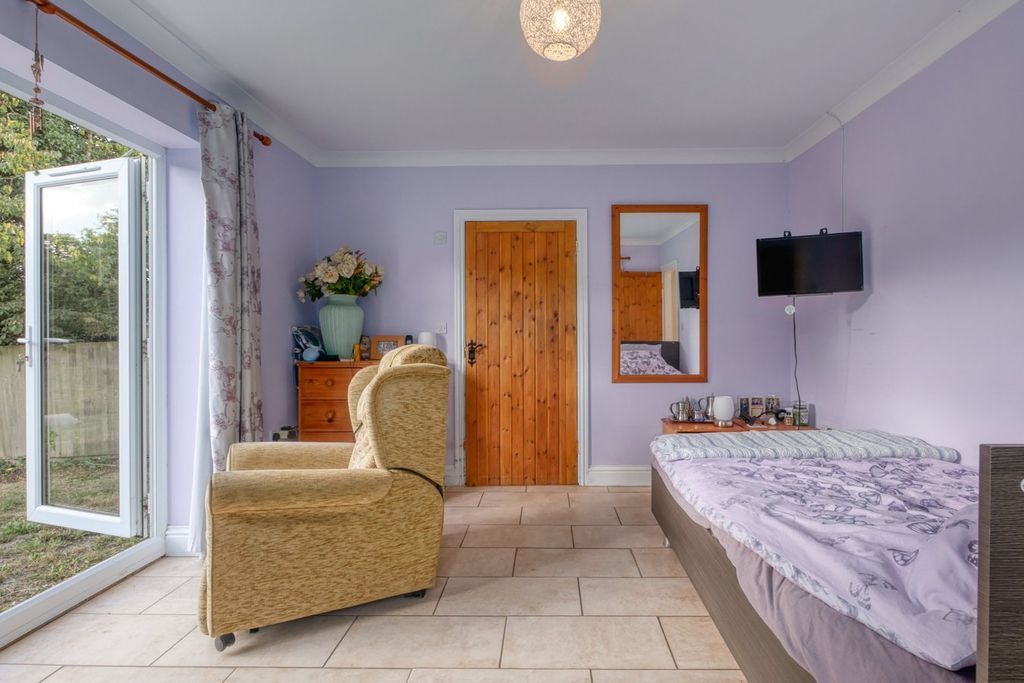 Additional image 29 of 5 bed detached bungalow for saleHempstead Lane, Hailsham BN27