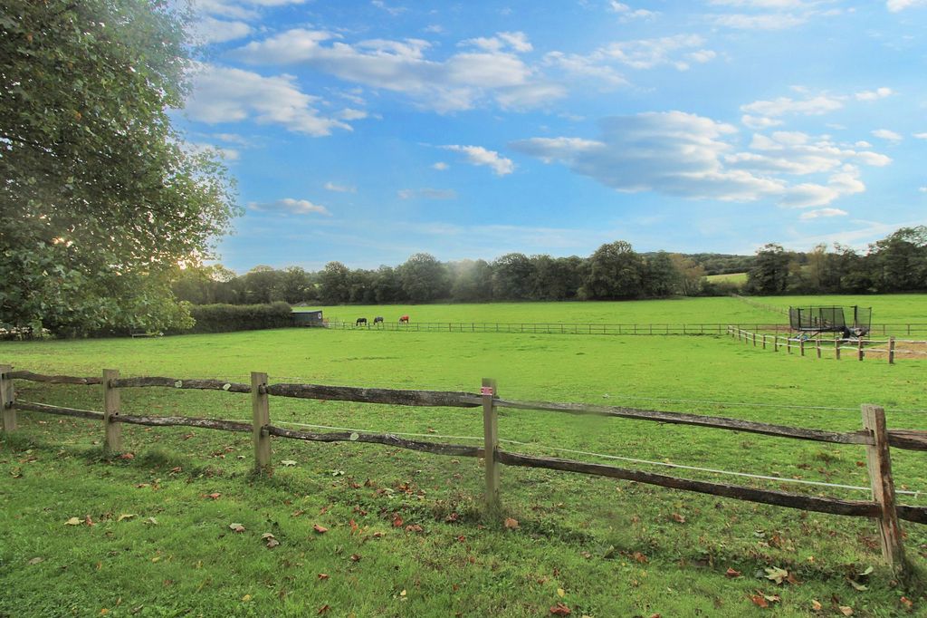 Property photo 2 of 11 Picture No. 26