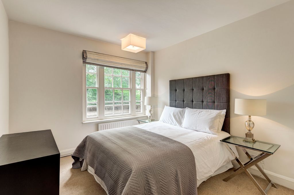 Property photo 3 of 8 Gallery