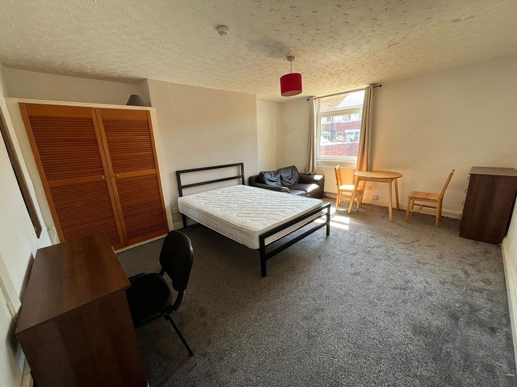 Property photo 2 of 3