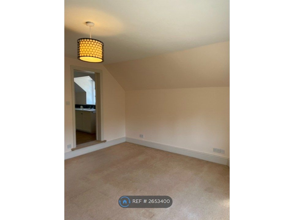 Property photo 3 of 21 Master Bedroom