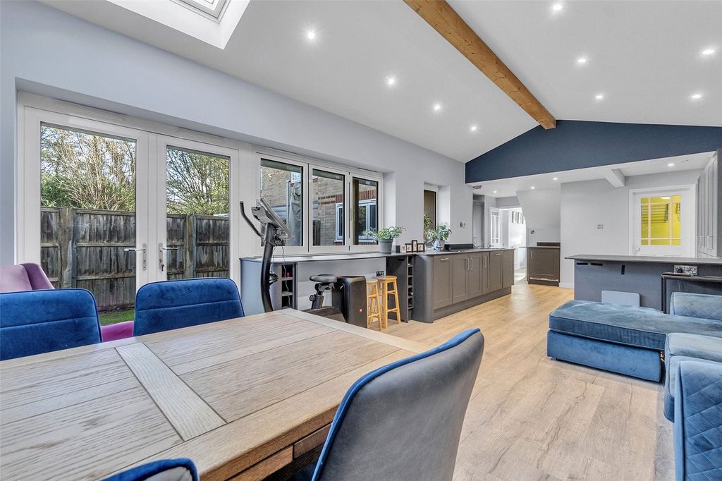 Property photo 3 of 40 Picture No. 05