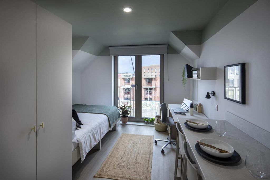 Property photo 2 of 26