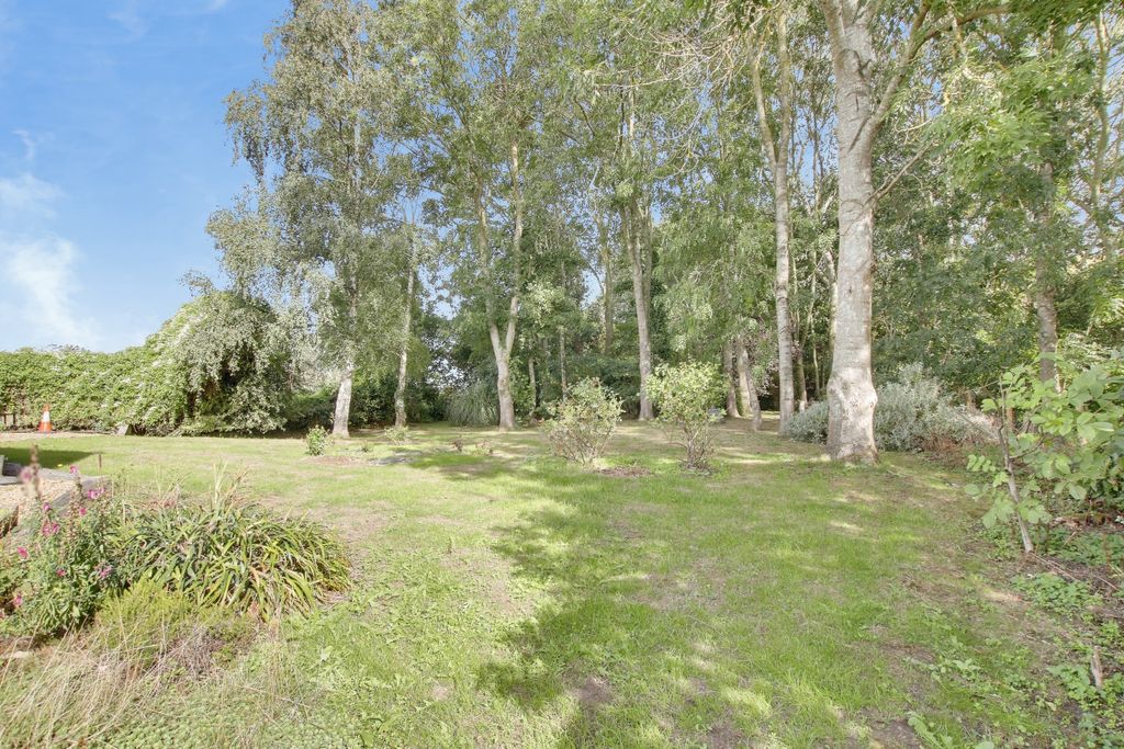 Property photo 2 of 30