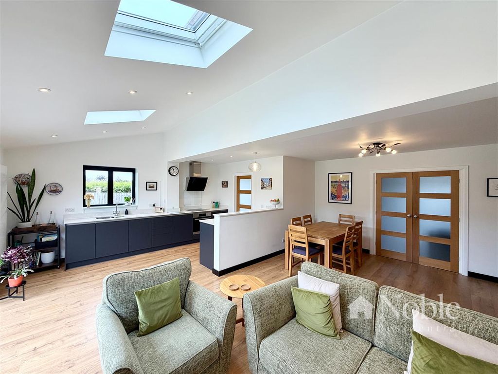 Property photo 2 of 27 Open Plan Living/Kitchen/Dining Area