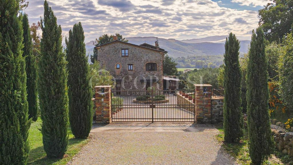 Property photo 1 of 56 Portion Of A Renovated Farmhouse For Sale In Umbria
