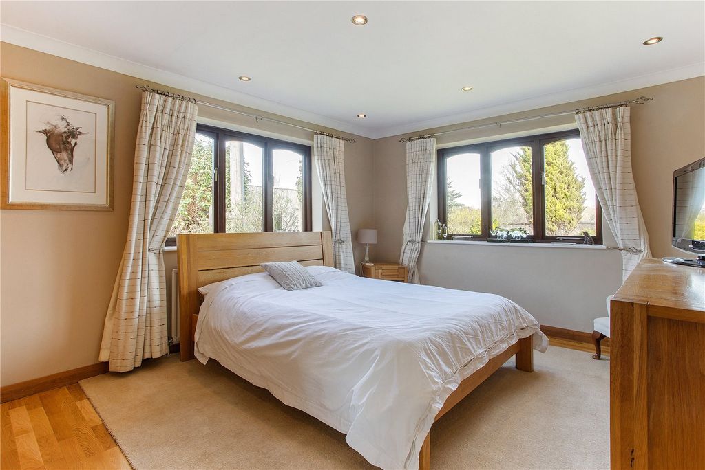 Property photo 3 of 11 Picture No. 29