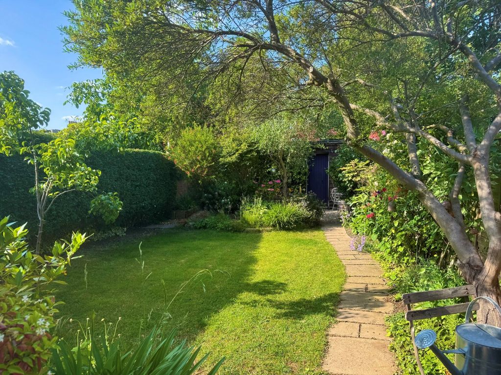 Property photo 2 of 16 Picture No. 23