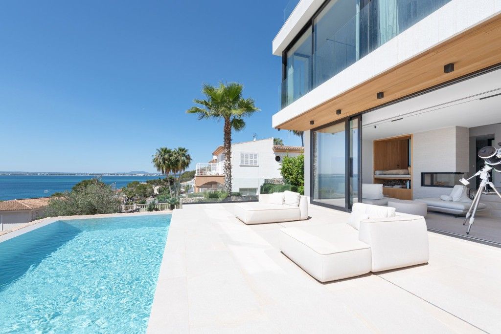 Property photo 1 of 20 Pool-Terrace (3)