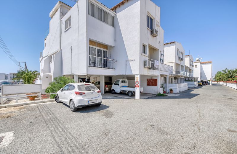 Property photo 1 of 11 Apartment Block