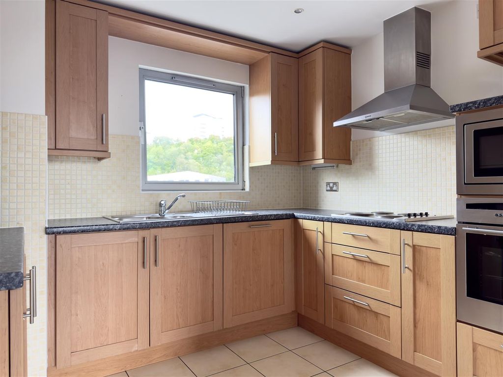 Additional image 7 of 2 bed flat to rentPierhead View, Penarth Marina CF64
