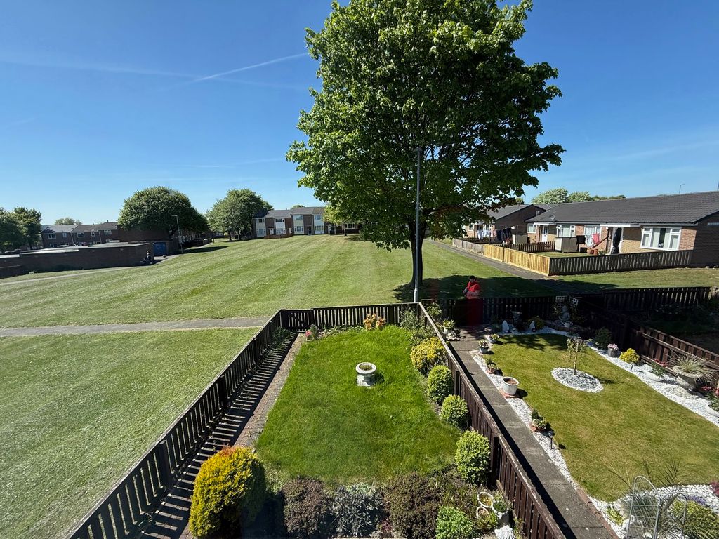 Property photo 3 of 12