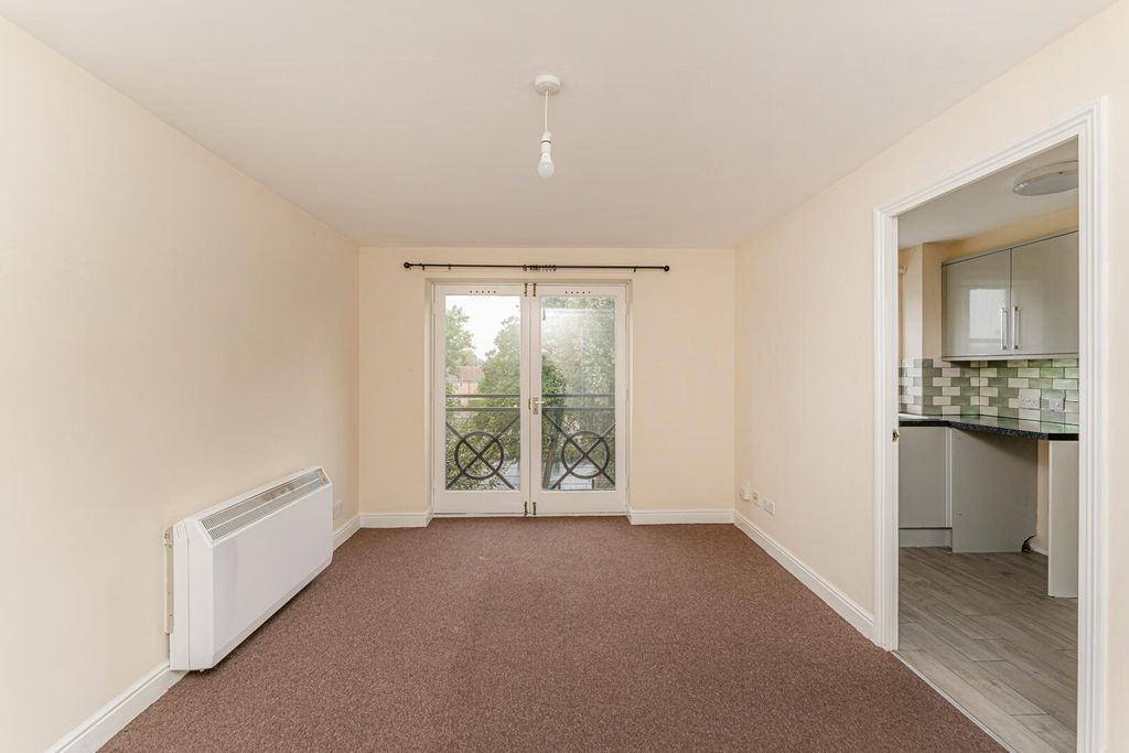 Property photo 2 of 11 Living Room