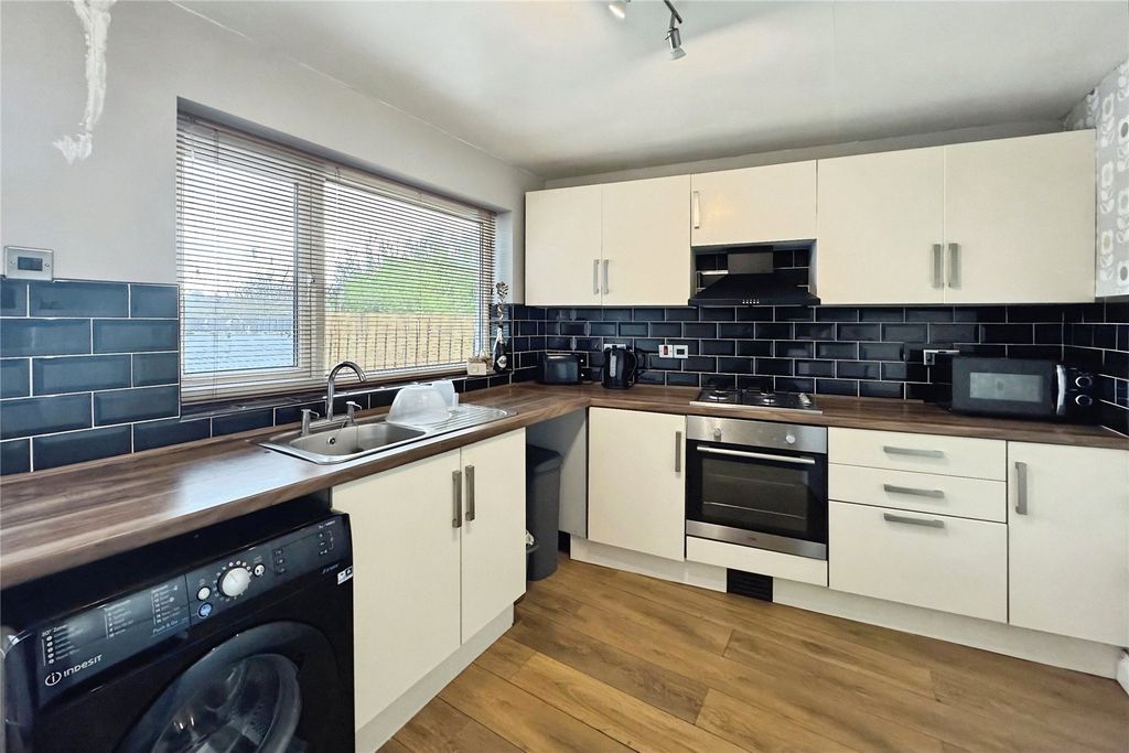 Property photo 3 of 13 Kitchen