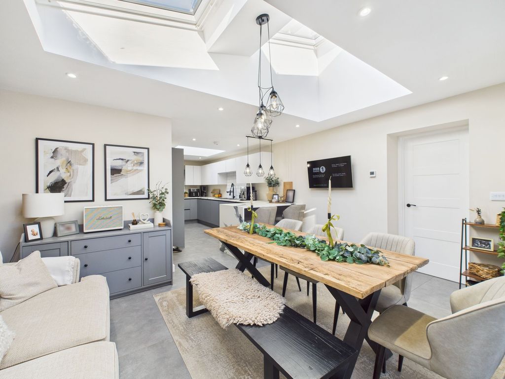 Property photo 3 of 54