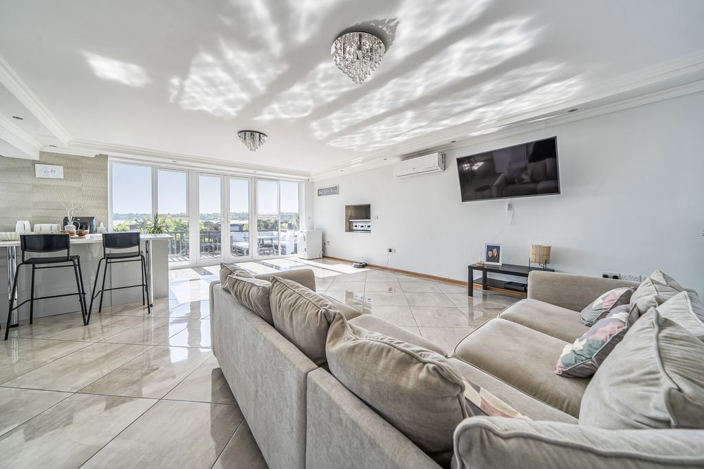 Property photo 2 of 20 1447324-13-69F1d1...