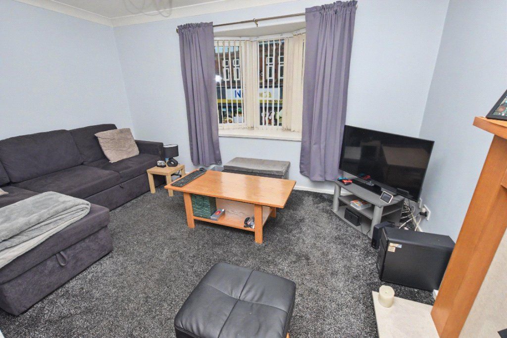 Property photo 2 of 11 Lounge