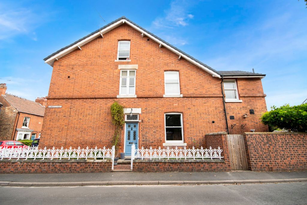 Property photo 1 of 22