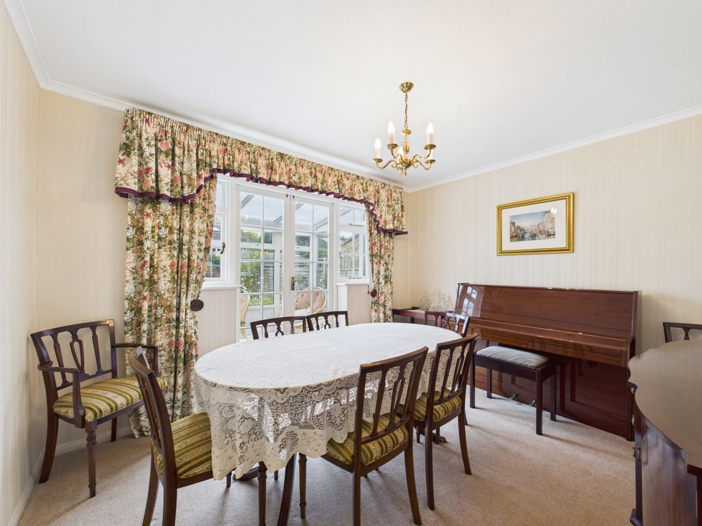 Property photo 3 of 17 Cam01354G0-Pr0607-Still011