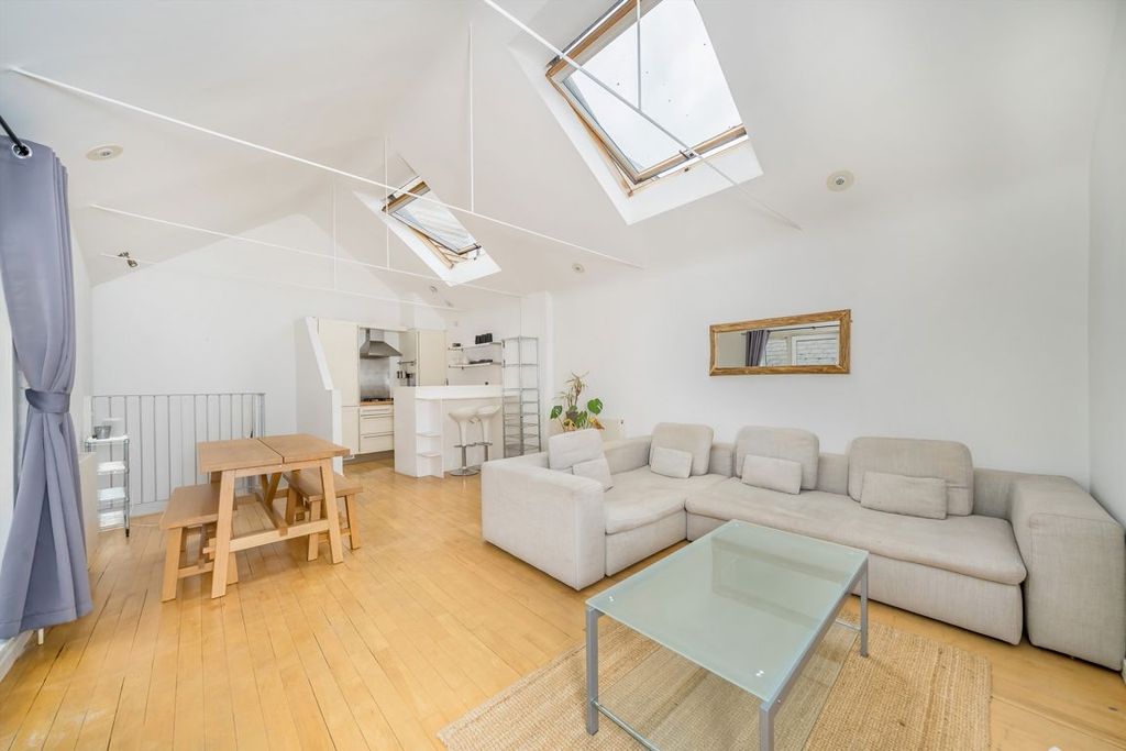 Property photo 1 of 8